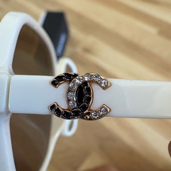 CHANEL White Sunglasses with Brown Lenses.  New In Box.  Square Style. - Picture 8 of 11